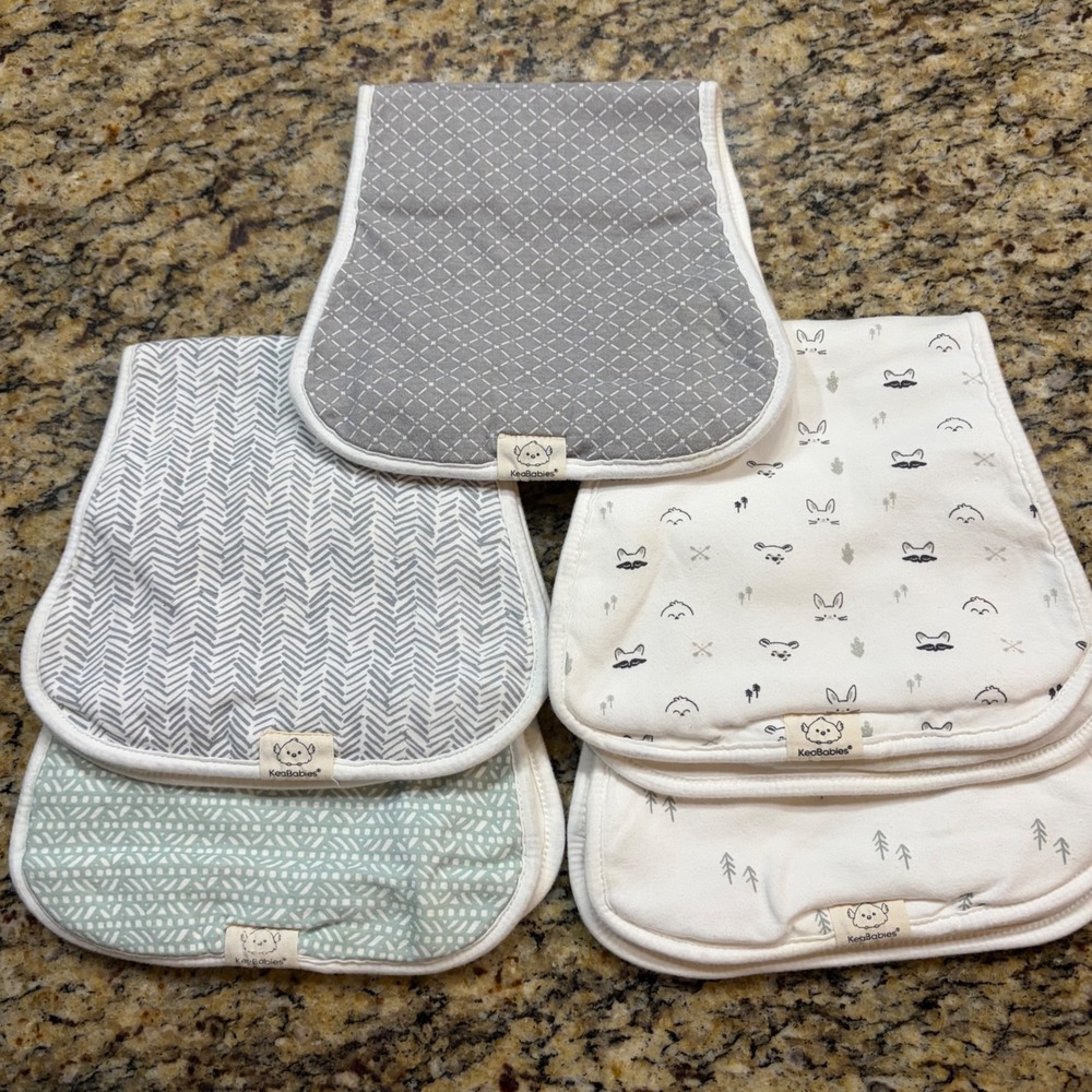 KeaBabies Organic Cotton Burp Cloths 5 Pack Grey Green‎ Woodland Neutral Set
